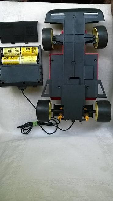 Ostalo: Na daljinski auto Formula 1:18(33 cm.) na kabl, ispravan, levo desno i na lalafo.rs — 2 Ostalo: Na daljinski auto Formula 1:18(33 cm.) na kabl, ispravan, levo desno i — 2