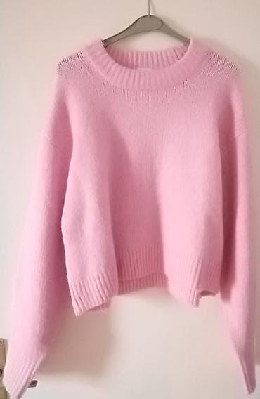 Dzemper roze H&M. Vrlo mek i topao, divne boje. U dobrom stanju na lalafo.rs Dzemper roze H&M. Vrlo mek i topao, divne boje. U dobrom stanju