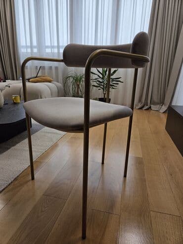 Moderne, kvalitetne stolice, 4 komada - Dizajn: minimalistički na lalafo.rs Moderne, kvalitetne stolice, 4 komada - Dizajn: minimalistički