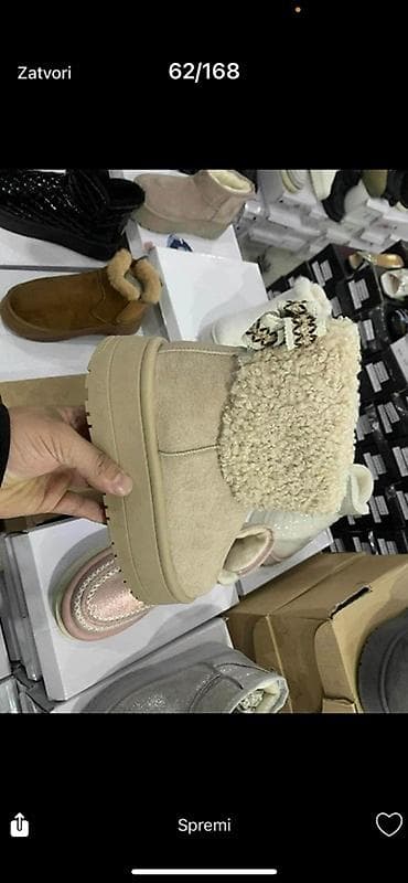 Ugg obuća 37, bоја - Crna na lalafo.rs — 1 Ugg obuća 37, bоја - Crna — 1