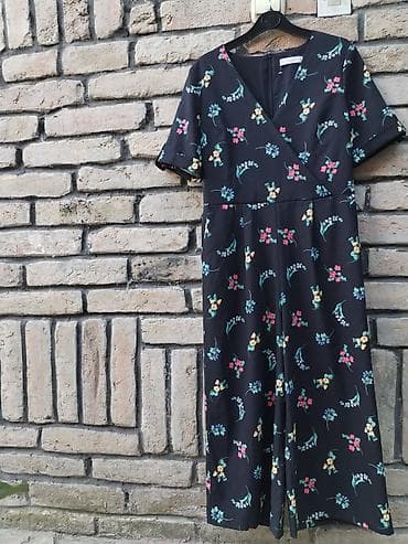 Oasis kombinezon, veličina S/M - Model: ženstveni kombinezon sa at lalafo.rs — 2 Oasis kombinezon, veličina S/M - Model: ženstveni kombinezon sa — 2