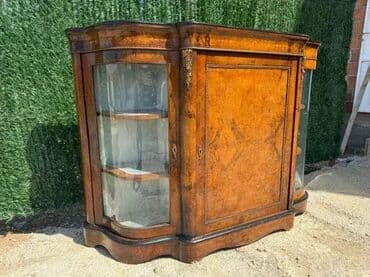 Antique Dressers: Stara stilska komoda u intarziji Stara stilska komoda Diskretno at lalafo.rs — 8 Antique Dressers: Stara stilska komoda u intarziji Stara stilska komoda Diskretno — 8
