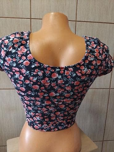 Personal Items: Crop top majica, H&M,
S veličina, 95% pamuk, 5% elastin at lalafo.rs — 3 Personal Items: Crop top majica, H&M,
S veličina, 95% pamuk, 5% elastin — 3