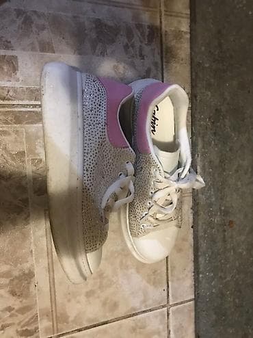 Zenske patike br38 kao nove na lalafo.rs — 2 Zenske patike br38 kao nove — 2