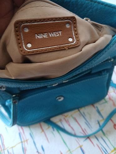 Kao nova nina west. izuzetno prakticna. kozni boks na lalafo.rs Kao nova nina west. izuzetno prakticna. kozni boks