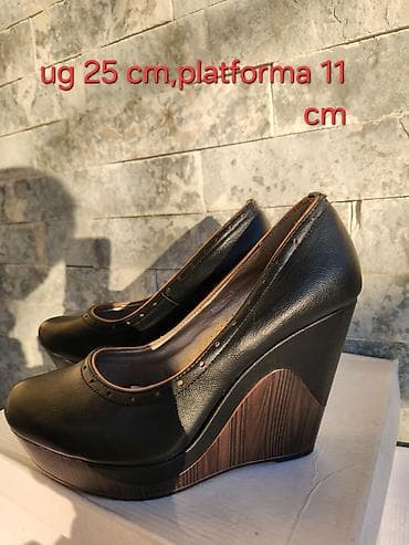 Cipele 40 vel NOVO, ug 25 cm,na njima piše 41,ali odgovaraju za 40 vel na lalafo.rs — 1 Cipele 40 vel NOVO, ug 25 cm,na njima piše 41,ali odgovaraju za 40 vel — 1