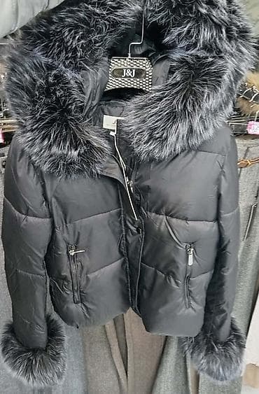 Ženska kratka štepana jakna sa kapuljačom. Ovaj model jakne ima na lalafo.rs — 5 Ženska kratka štepana jakna sa kapuljačom. Ovaj model jakne ima — 5