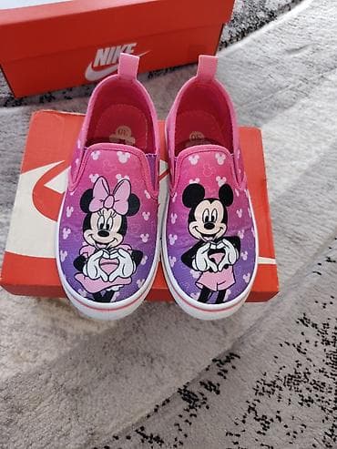 Dečije slip-on patike sa Disney motivom Mickey i Minnie. - Veličina at lalafo.rs — 1 Dečije slip-on patike sa Disney motivom Mickey i Minnie. - Veličina — 1