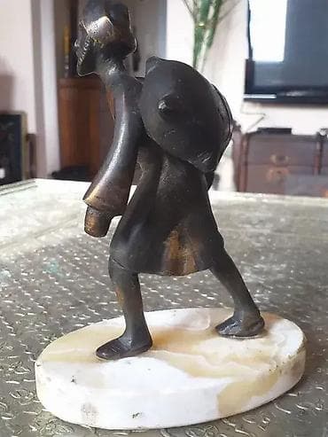 Bronzana figura na mermernom postolju, ukupne visine 20cm na lalafo.rs — 3 Bronzana figura na mermernom postolju, ukupne visine 20cm — 3