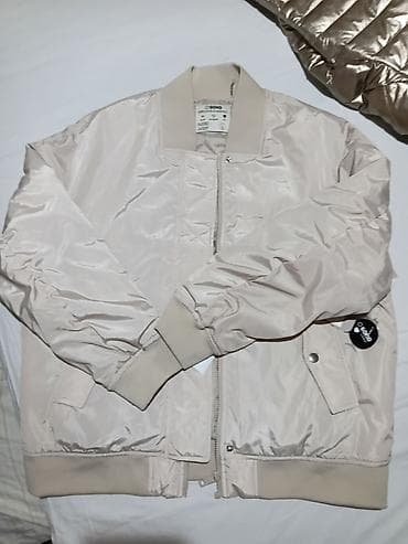 CISONO Padded Jacket – lagana, toplа i vetrootporna bomber jakna - na lalafo.rs CISONO Padded Jacket – lagana, toplа i vetrootporna bomber jakna -