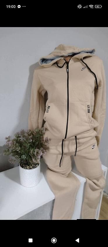 Women's Sweatsuits: Cena 3500din
Futrovane
Velicine S,M,L,XL 2XL at lalafo.rs — 2 Women's Sweatsuits: Cena 3500din
Futrovane
Velicine S,M,L,XL 2XL — 2
