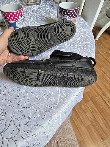 za svaki dan: Dečije patike Nike, crne boje - Model: niske patike sa čičak trakom na lalafo.rs — 3 za svaki dan: Dečije patike Nike, crne boje - Model: niske patike sa čičak trakom — 3