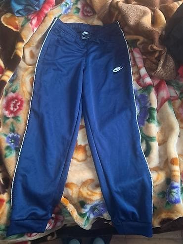 Nike muške donje trenerke – tamnoplave - Model: duge trenerke sa na lalafo.rs Nike muške donje trenerke – tamnoplave - Model: duge trenerke sa