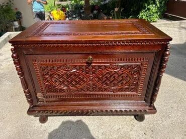 Antique Dressers: Stilski sanduk / komoda za posteljinu - MOGUĆ PREVOZ U dobrom stanju at lalafo.rs — 8 Antique Dressers: Stilski sanduk / komoda za posteljinu - MOGUĆ PREVOZ U dobrom stanju — 8