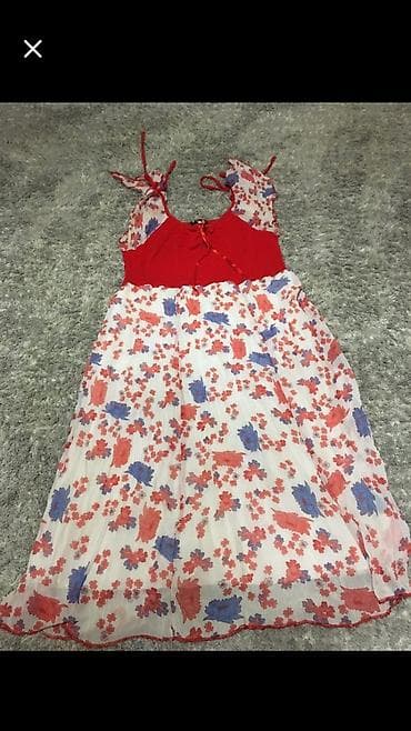 Univerzalna velicina,ima postavu.Odgovara od M do 2xl na lalafo.rs Univerzalna velicina,ima postavu.Odgovara od M do 2xl