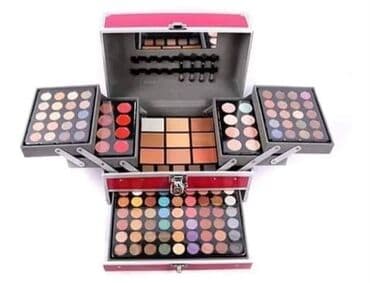 Komplet kofer sa sminkom odlican kvalitet sminke. Visoko na lalafo.rs Komplet kofer sa sminkom odlican kvalitet sminke. Visoko