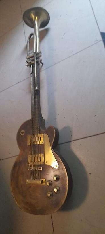 BRONZA. Dekorativna skulptura/instrument hibrid – gitara i truba u na lalafo.rs — 2 BRONZA. Dekorativna skulptura/instrument hibrid – gitara i truba u — 2