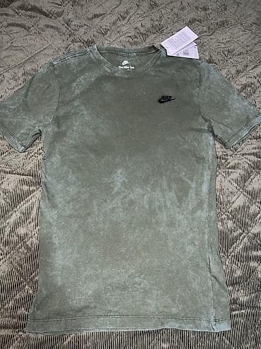 The Nike Tee T-shirt vel. XS NOVO
HJ na lalafo.rs — 4 The Nike Tee T-shirt vel. XS NOVO
HJ — 4