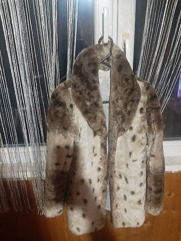 pantalone butiku ali: Bunda sa animal printom (pahuljasti veštački krzneni izgled) - Model na lalafo.rs — 3 pantalone butiku ali: Bunda sa animal printom (pahuljasti veštački krzneni izgled) - Model — 3