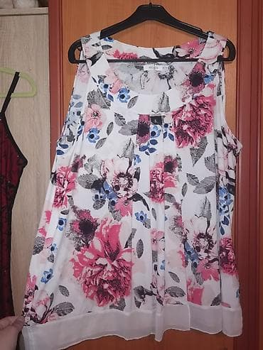 Prelepa svečana bluza na bretele, može i za svaki dan. Nikad nošena Na na lalafo.rs — 2 Prelepa svečana bluza na bretele, može i za svaki dan. Nikad nošena Na — 2