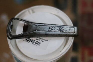 Retro Pepsi-Cola Otvarac 10.5 cm dugacak, repariran na lalafo.rs Retro Pepsi-Cola Otvarac 10.5 cm dugacak, repariran