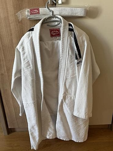 Kimono za aikido, veličina 6/190, brend BMA. Nošen 2 puta. Cena 2.500 na lalafo.rs Kimono za aikido, veličina 6/190, brend BMA. Nošen 2 puta. Cena 2.500