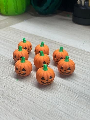 Mini 3D štampane bundevice za Noć veštica - Set sitnih dekorativnih na lalafo.rs — 1 Mini 3D štampane bundevice za Noć veštica - Set sitnih dekorativnih — 1