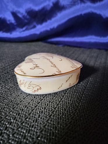 Satula nova engleska 1995g.Wedgwood. Satula engleska radjena od na lalafo.rs — 7 Satula nova engleska 1995g.Wedgwood. Satula engleska radjena od — 7