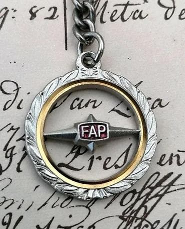 FAP Privezak Originalno pakovanje 1970. Vintage privezak u odličnom na lalafo.rs — 4 FAP Privezak Originalno pakovanje 1970. Vintage privezak u odličnom — 4