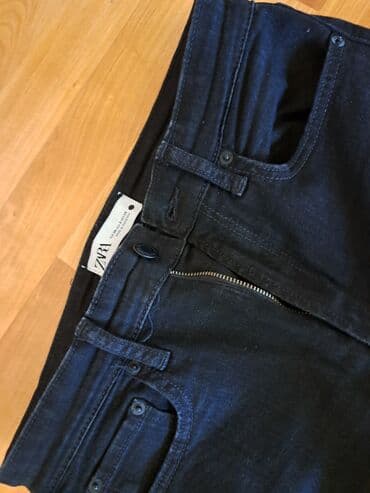 Zara uze farmerice crne boje klasican model.Ekstra povoljno vel 38 at lalafo.rs Zara uze farmerice crne boje klasican model.Ekstra povoljno vel 38