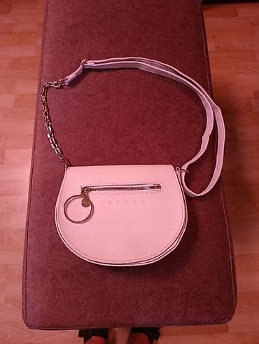 Moderna torbica u beloj boji, idealna za svakodnevnu upotrebu. Torbica at lalafo.rs — 1 Moderna torbica u beloj boji, idealna za svakodnevnu upotrebu. Torbica — 1