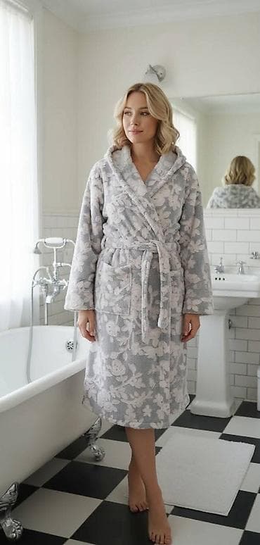 Bathrobes: 02. Univerzalna velicina 3000 dinara ✅✅ at lalafo.rs — 1 Bathrobes: 02. Univerzalna velicina 3000 dinara ✅✅ — 1