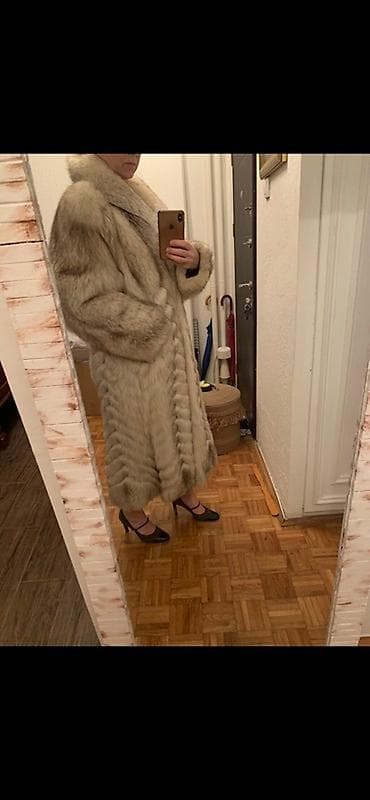 Dugačka damska bunda od prirodnog krzna POLARNA LISICA u svetlim na lalafo.rs — 2 Dugačka damska bunda od prirodnog krzna POLARNA LISICA u svetlim — 2