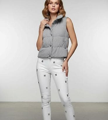 Ženska prošivena prsluk-jakna bez rukava - Boja: siva melanž - Kroj na lalafo.rs — 1 Ženska prošivena prsluk-jakna bez rukava - Boja: siva melanž - Kroj — 1