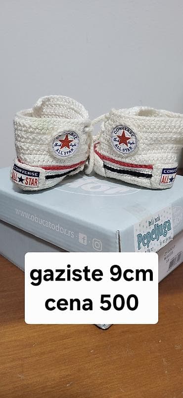 Nehodajuće zepice za bebe – ručno pletene patikice Converse stila. - na lalafo.rs — 3 Nehodajuće zepice za bebe – ručno pletene patikice Converse stila. - — 3
