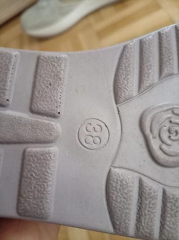 Ženske patike Lora Ferreres – veličina 38 - Model: niske patike sa na lalafo.rs — 3 Ženske patike Lora Ferreres – veličina 38 - Model: niske patike sa — 3