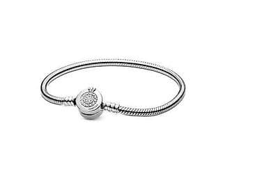 PANDORA narukvica sa original pakovanjem Cena:3600din Set sadrzi na lalafo.rs — 10 PANDORA narukvica sa original pakovanjem Cena:3600din Set sadrzi — 10