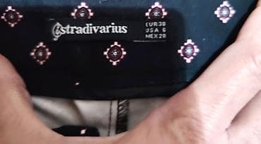 pantalone butiku ali: Stradivarius pantalone – ženske, model sa printom. POTPUNO NOVE na lalafo.rs — 3 pantalone butiku ali: Stradivarius pantalone – ženske, model sa printom. POTPUNO NOVE — 3