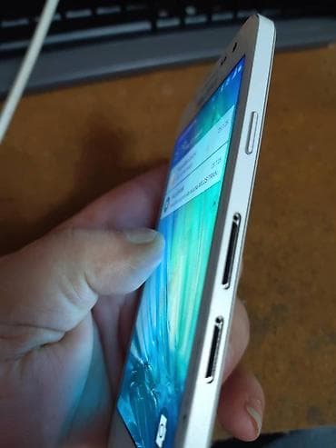 Electronics: Samsung A3 Telefon je neispravan tac mu neradi i nema fiokice za sim i at lalafo.rs — 3 Electronics: Samsung A3 Telefon je neispravan tac mu neradi i nema fiokice za sim i — 3