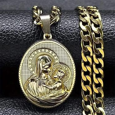 Zlatna ogrlica sa medaljonom – nerđajući čelik - Materijal: Stainless na lalafo.rs — 2 Zlatna ogrlica sa medaljonom – nerđajući čelik - Materijal: Stainless — 2