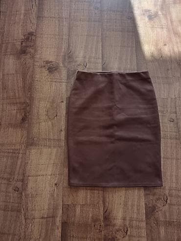 Uži ženski kais kroj suknje – braon - Model: pencil/olovka suknja na lalafo.rs Uži ženski kais kroj suknje – braon - Model: pencil/olovka suknja