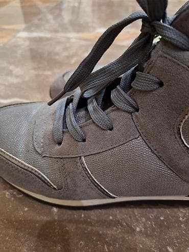 Sive ženske patike/cipele, duboke sa kombinacijom materijala i na lalafo.rs — 3 Sive ženske patike/cipele, duboke sa kombinacijom materijala i — 3