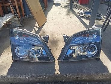 Prednja svetla – komplet (levo i desno) - Tip: halogena farova sa na lalafo.rs Prednja svetla – komplet (levo i desno) - Tip: halogena farova sa