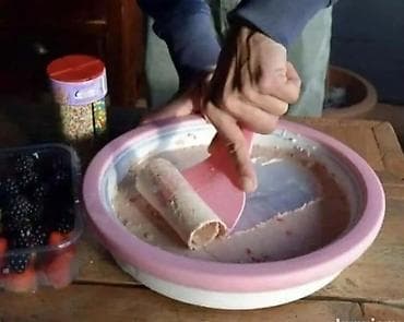 Ručni aparat/posuda za pravljenje sladoleda u rolnama – rashladni na lalafo.rs — 2 Ručni aparat/posuda za pravljenje sladoleda u rolnama – rashladni — 2