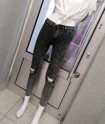 Predivne sive farmerice Na kolenima pocepan model Vel 26 sa puno na lalafo.rs — 5 Predivne sive farmerice Na kolenima pocepan model Vel 26 sa puno — 5