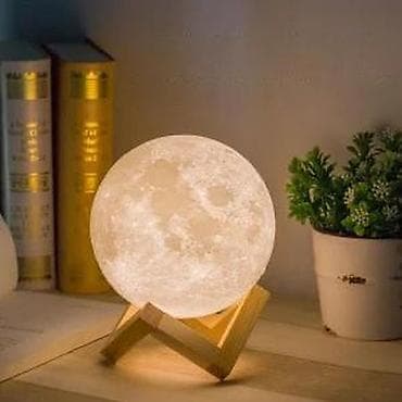 Dečiji nameštaj: 3D Moon lampa sa drvenim stalkom - Dekorativna LED noćna lampa u na lalafo.rs — 2 Dečiji nameštaj: 3D Moon lampa sa drvenim stalkom - Dekorativna LED noćna lampa u — 2