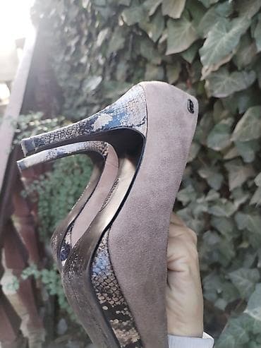 Cipele br 38
Super ocuvane na lalafo.rs — 6 Cipele br 38
Super ocuvane — 6