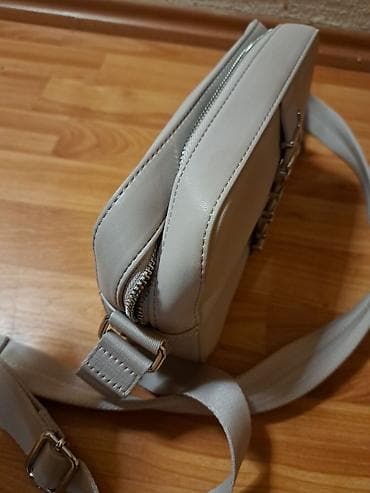 original esprit: Tomy tasnica, krem boje nova sa logom, orginal na kais ekstra at lalafo.rs — 6 original esprit: Tomy tasnica, krem boje nova sa logom, orginal na kais ekstra — 6