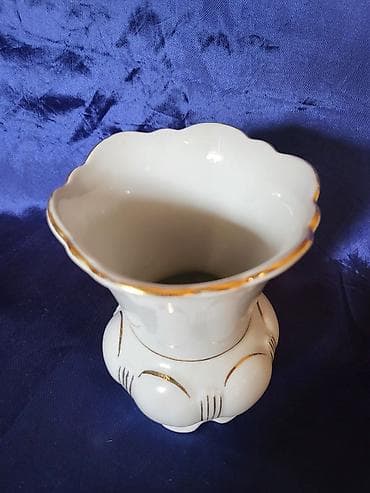 Home & Garden: Vaza nova nemacki porcelan iz 70-ih. Nova vaza sve na njoj odsjaj at lalafo.rs — 5 Home & Garden: Vaza nova nemacki porcelan iz 70-ih. Nova vaza sve na njoj odsjaj — 5