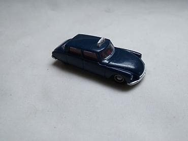 Kinder taxi Citroen ID19 i Mercedes taxi ocuvani, farovi na ID19 nisu na lalafo.rs Kinder taxi Citroen ID19 i Mercedes taxi ocuvani, farovi na ID19 nisu